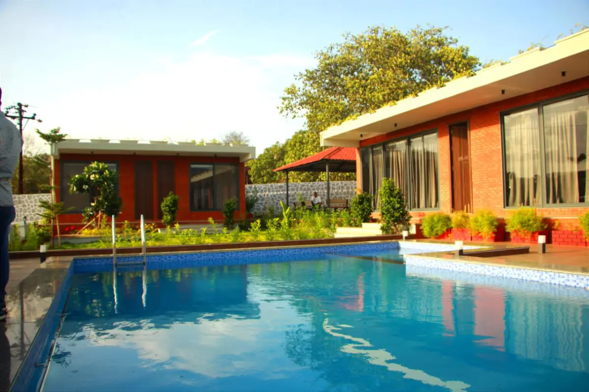 The Glass Farmhouse